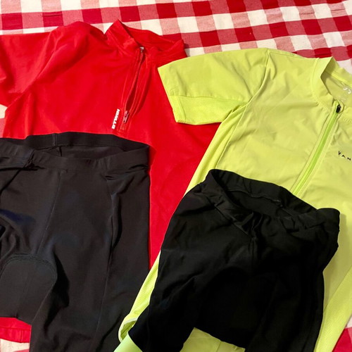 Children's cycling clothes used, 2 sets with sleeves