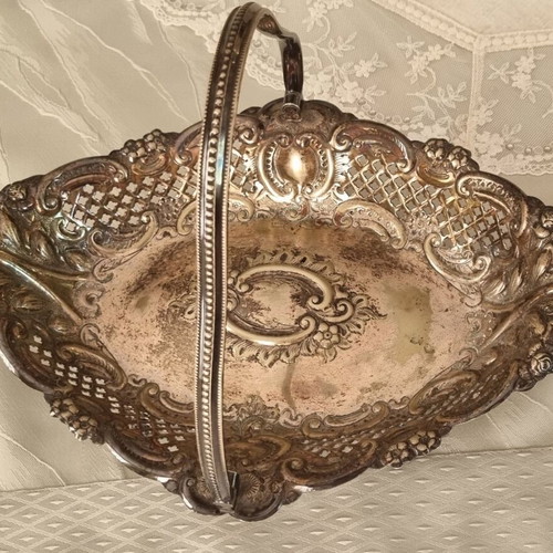 Serving Basket Fruit Bowl Art Nouveau Style like new