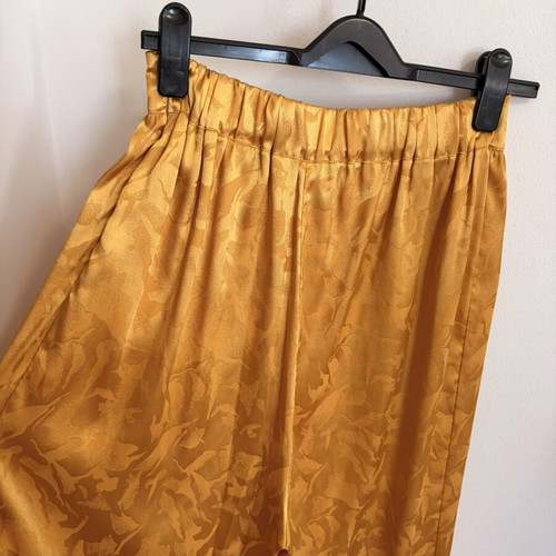 Nidodileda pants like new, satin gold, size M