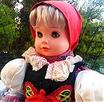  Vintage κούκλα βινυλίου με παραδοσιακή φορεσιά