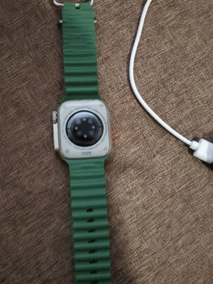 Smartwatch compatible with all phone models, like new