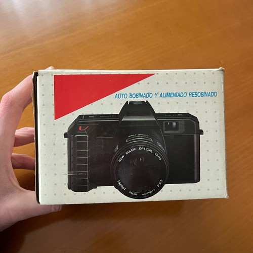 35mm Auto Standard Analog Camera used with flash and case
