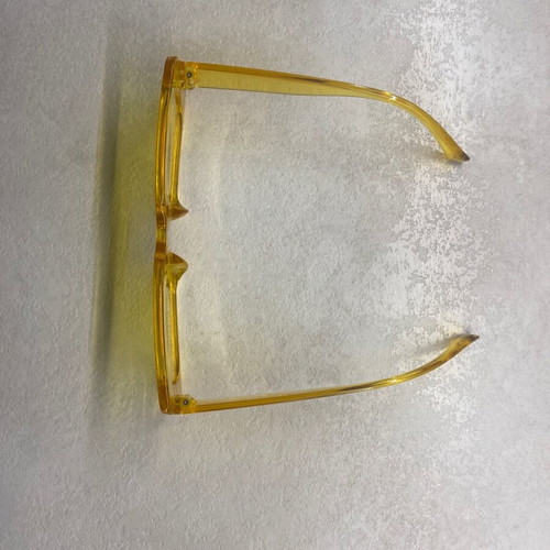 Sunglasses like new, yellow, modern design