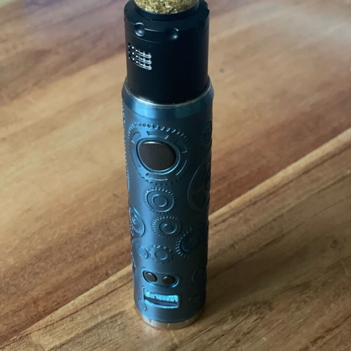 Tesla Punk 1.5 Tube Mod 86W like new with refill liquid container