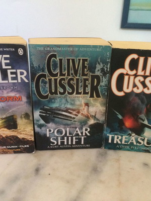 Best sellers books used, pack of 40, English and Greek