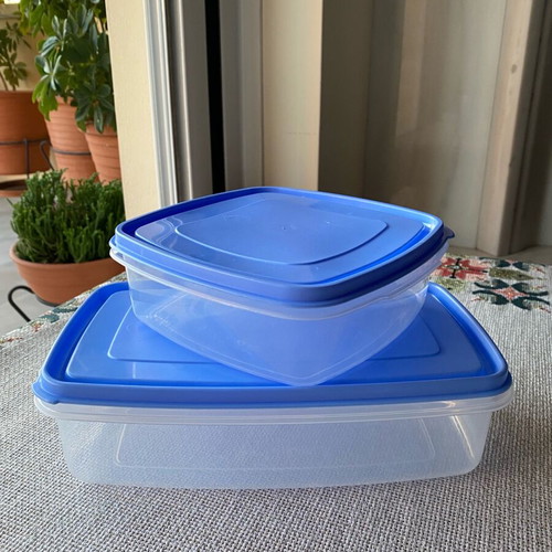 Plastic food containers slightly used, set 2 l + 1 l, clean