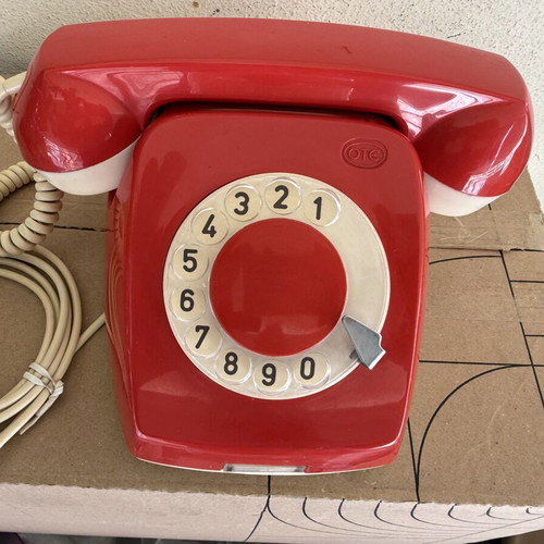 OTE collectible phone red, like new