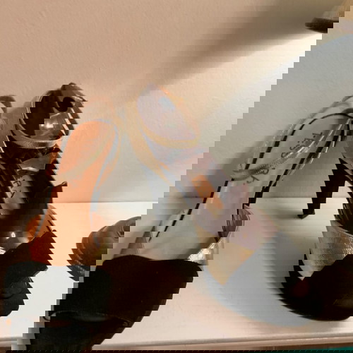 Επώνυμα ιταλικά ψηλοτάκουνα πέδιλα Tessera καινούργια, μαύρο-χρυσαφί, νούμερο 40