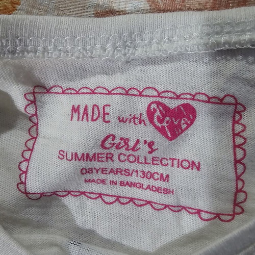 Girl's T-shirt size 8, like new, white multicolor