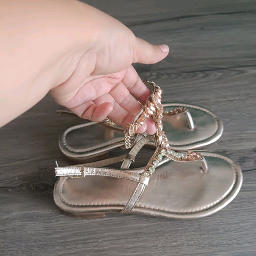 Sandals with stones like new, size 39