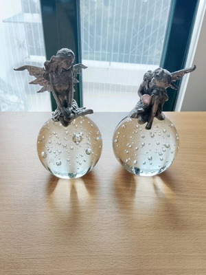 Decorative fairy press papier set like new with glass base