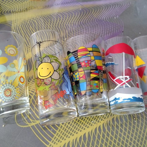 Collectible glasses set of 7, new