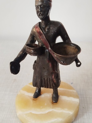 Bibelot used, bronze with onyx marble base