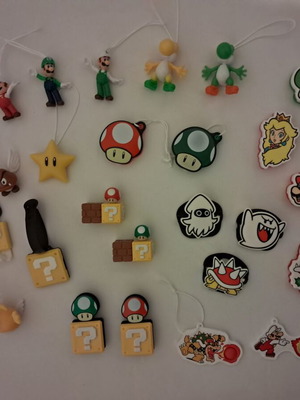 Super Mario Kinder Joy 2025 collection like new, 30 figures