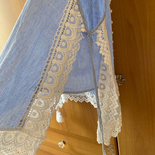 Zara sleeveless blouse new with lace, size M, blue and white