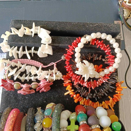 30 colorful bracelets