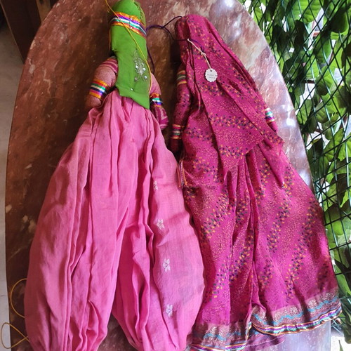 Indian couple dolls like new, 68cm man and 58cm woman