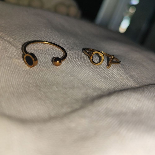 Set of pink gold stainless steel rings like new