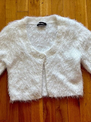 Fluffy crop cardigan white like new, size S