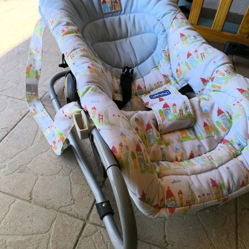 Chicco baby rocker used with toy bar