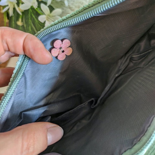 Green shoulder bag with pink bow like new, reworked