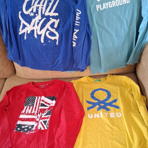 T-shirt long sleeve used, set of 4 for ages 10-12