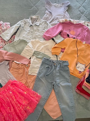 Children's clothing set 3-4 years like new, colorful H&M