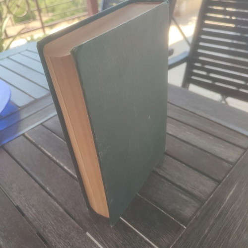 Pagkosmios Anthologia Astynomikou Diigimatos hardcover book