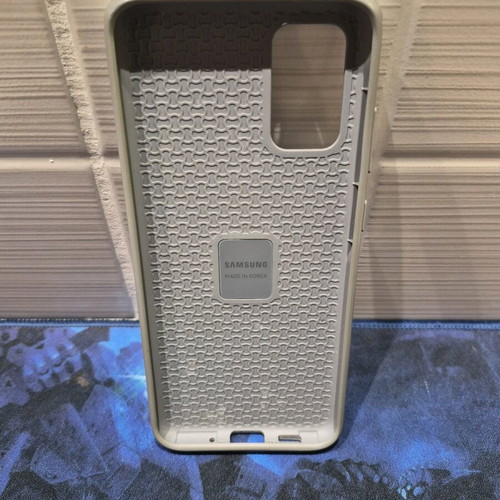 Samsung Galaxy S20+ case with stand like new