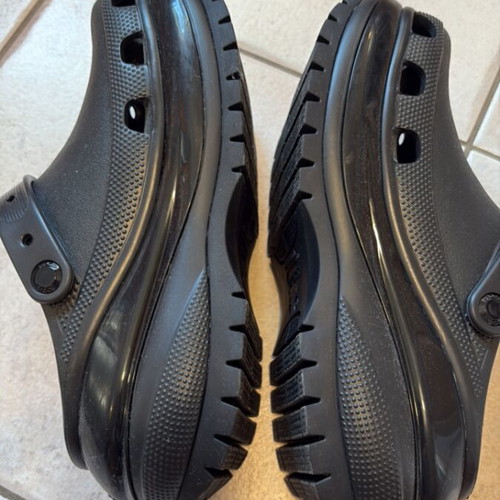 Crocs Mega Crush Clog women's sandals like new, size 40, black