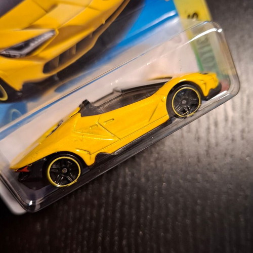 '16 Lamborghini Centenario Roadster Hot Wheels new