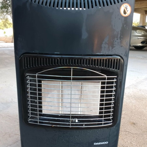 Daewoo 4200W gas heater with foldable gas cylinder base