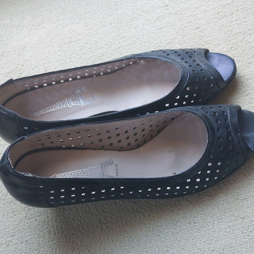 Leather pumps size 39 used, very soft, black