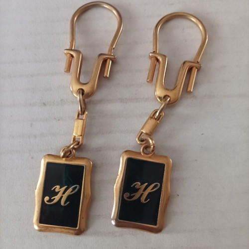 Keychain set 2 pieces with letter H like new