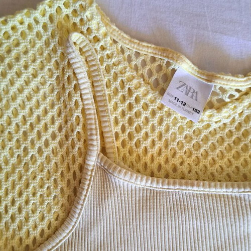 Zara Kids knitted sleeveless top with tank, like new, yellow, size 152 cm