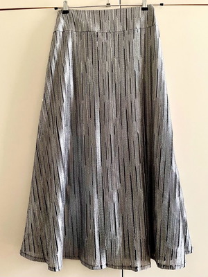 Lotus Eaters knitted silver metallic skirt new, size Small