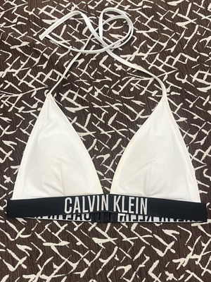 Calvin Klein bikini top size M used, white