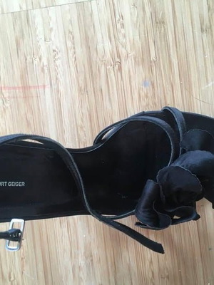 Kurt Geiger black sandals like new, size 37