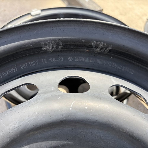 Γνήσιες ζάντες Mazda 2 15" σαν καινούργιες, συμβατές με Toyota Yaris και Suzuki Swift