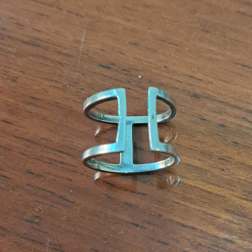 Chevalier 925 Silver Ring like new, minimal design