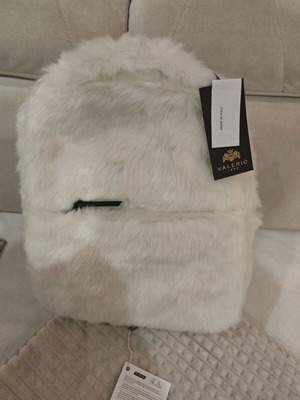 Faux bag pack white backpack new, furry 50x35 cm