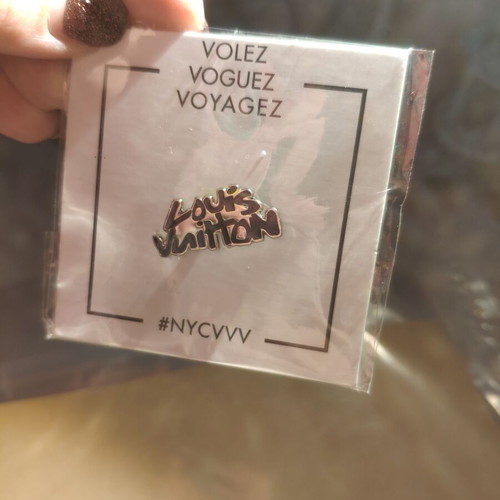 Luis Vuitton collectible pin new