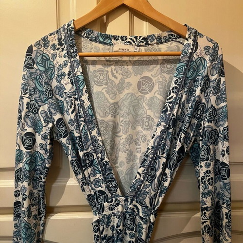 Pinko dress with deep V-neck and integrated belt, like new, size M, blue and white floral