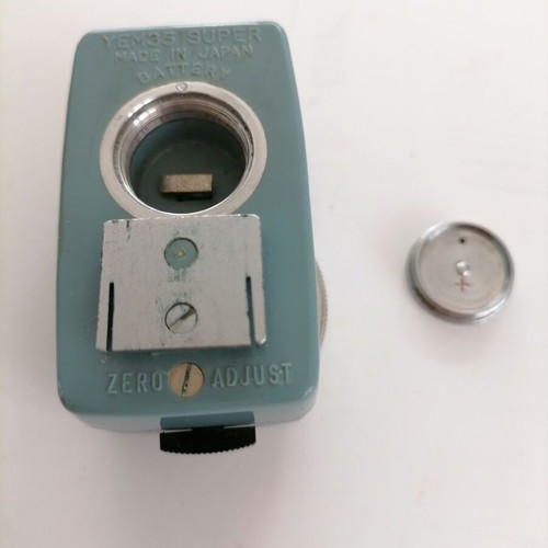 Yashica YEM35 Super light meter used with leather case