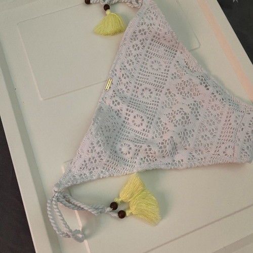 Victoria's Secret bikini bottom new with embroidery, white, size M