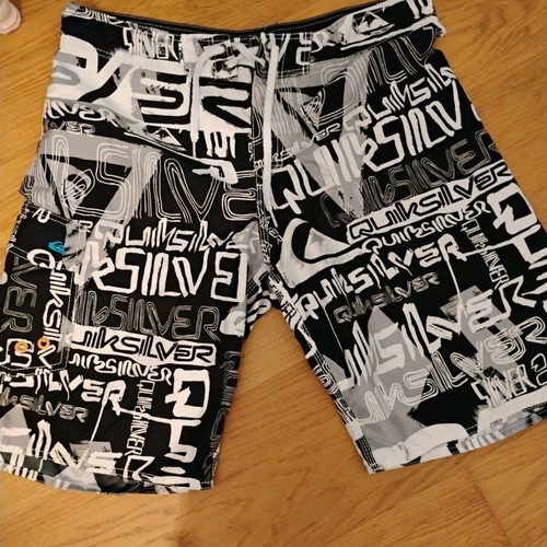 Quiksilver swim shorts size 34 in good condition