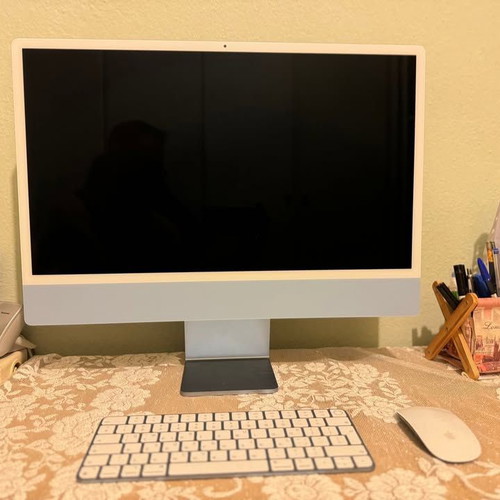 Apple iMac M1 24” 4.5K 16GB RAM 512GB SSD like new