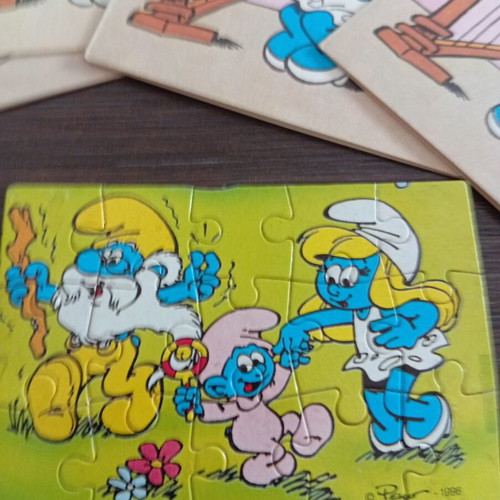 Smurfs cards and small puzzle used