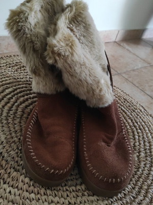 Toms boots like new, suede with fur, size 39, beige brown