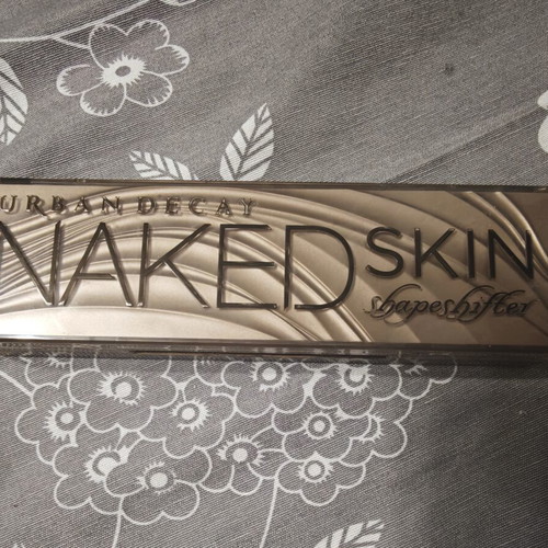 Urban Decay Shapeshifter Face Palette used, contour and concealer shades